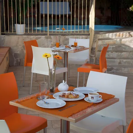 Motta Appart hôtel Motta SantʼAnastasia